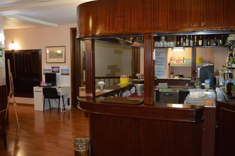 Giappone Inn Parking Hotel Livorno Exterior foto