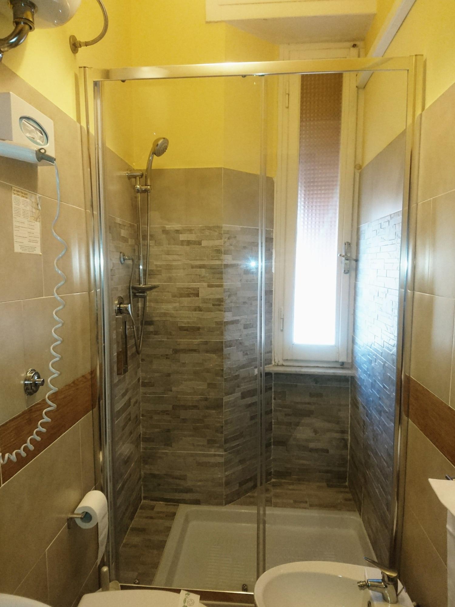 Giappone Inn Parking Hotel Livorno Exterior foto