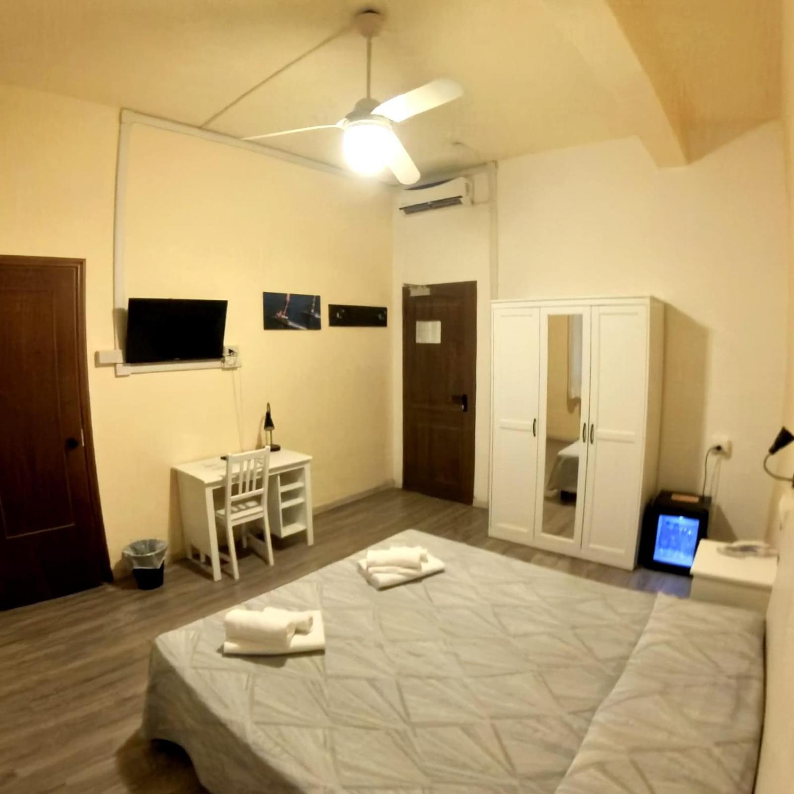 Giappone Inn Parking Hotel Livorno Exterior foto