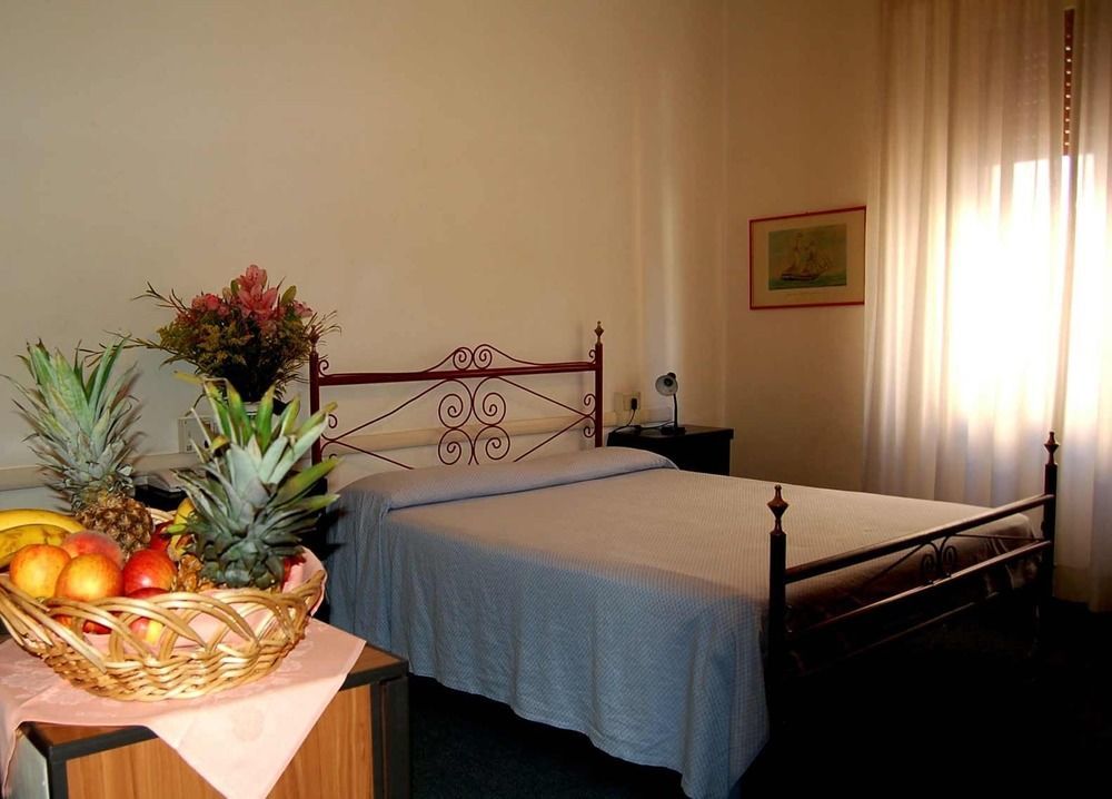 Giappone Inn Parking Hotel Livorno Exterior foto