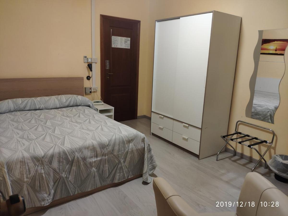 Giappone Inn Parking Hotel Livorno Exterior foto