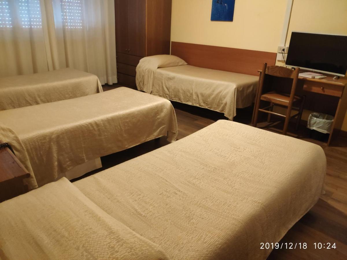 Giappone Inn Parking Hotel Livorno Exterior foto