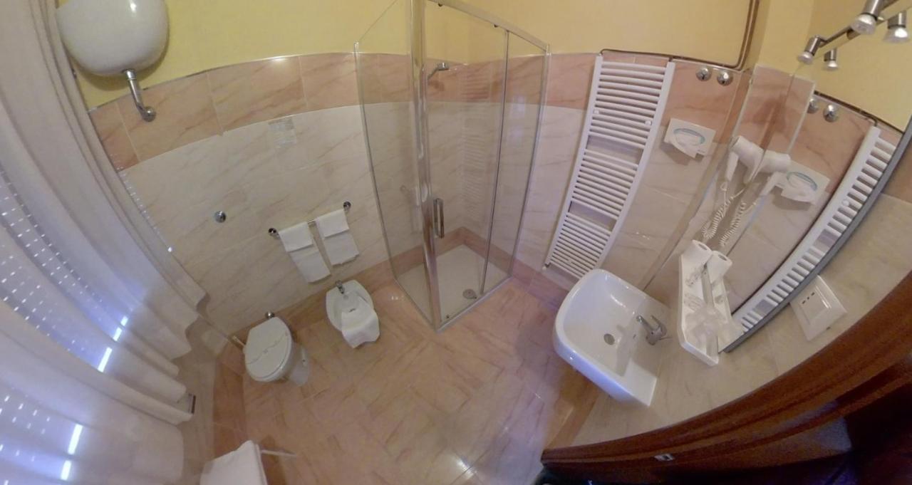 Giappone Inn Parking Hotel Livorno Exterior foto
